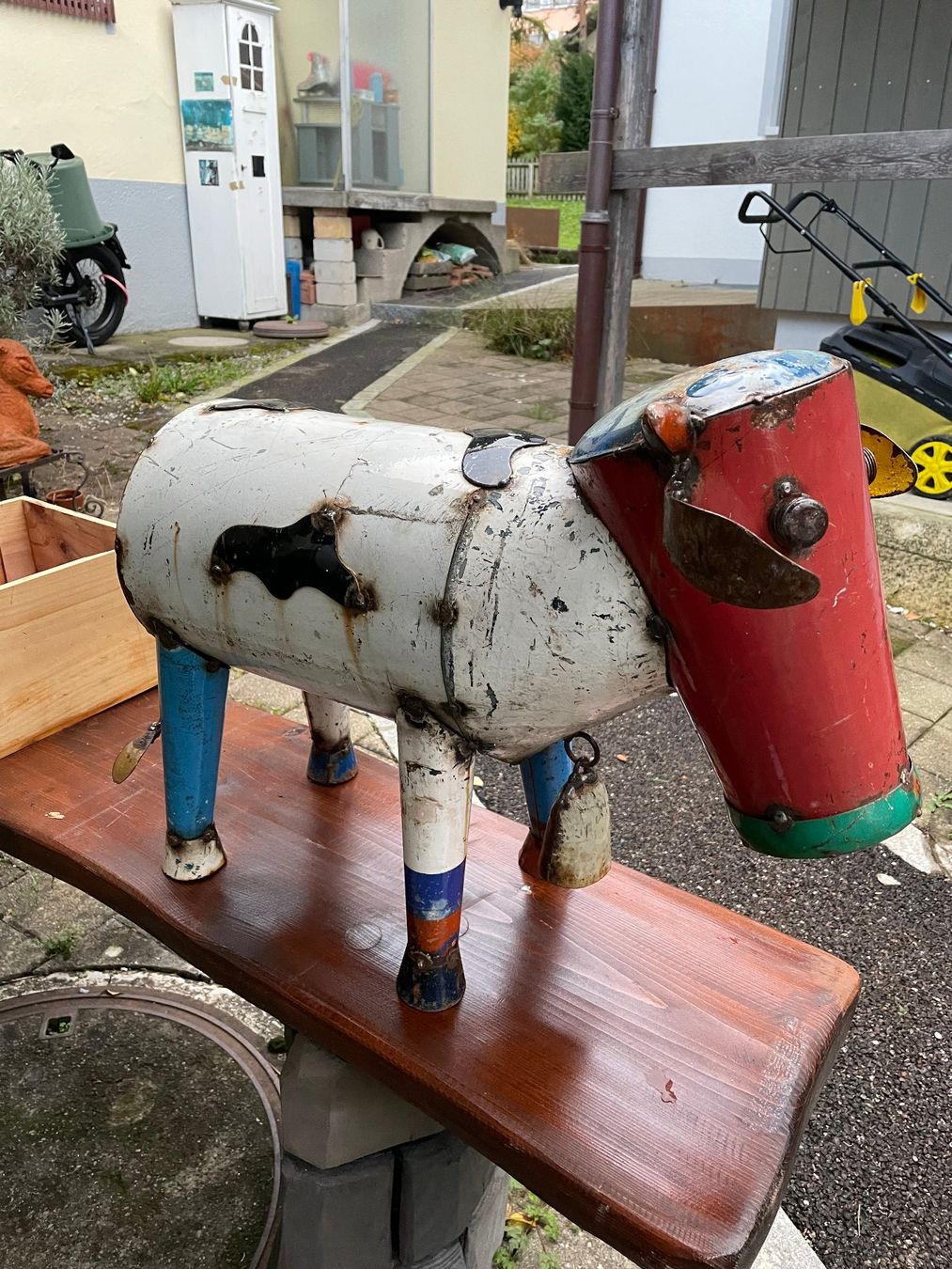 Tutte le decorazioni: Design-Blech-Kuh – Usato da Forch venduto da ESELSTEIN