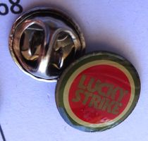 Pin  LUCKY  STRIKE Rund rot