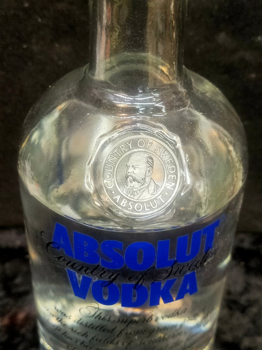 Absolut Vodka Spirituosen: ABSOLUT VODKA BOUTEILLE ENTAMÉ – Gebraucht aus Genève von Leboucheoreilles 1