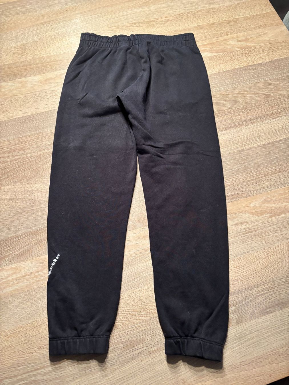 Nike Hosen: Bas de training fille Nike 146-156 – Gebraucht aus Pully von Fictikalli 1
