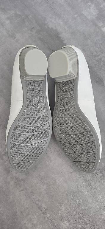 Scarpe da donna: s.Oliver Pumps Gr. 38, nur 1x getragen - wie neu! – Usato da Appenzell venduto da San-cu 1