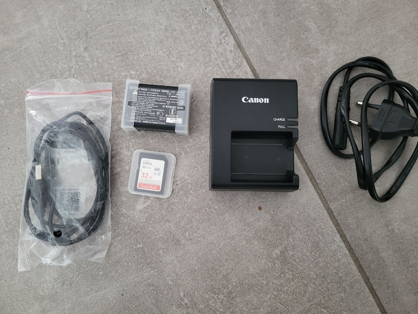 Canon Appareil photo: Canon 1300 D – Neuf (Voir description) à Ecuvillens par loloall 7