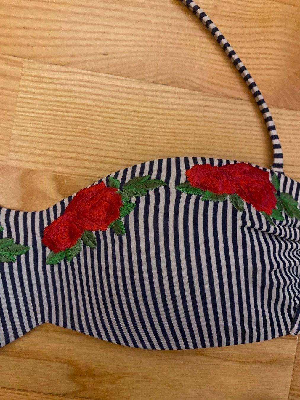 Costumi da bagno & Bikini: Bikini gestreift mit Rosen – Usato da Möhlin venduto da eny_lsk7 1