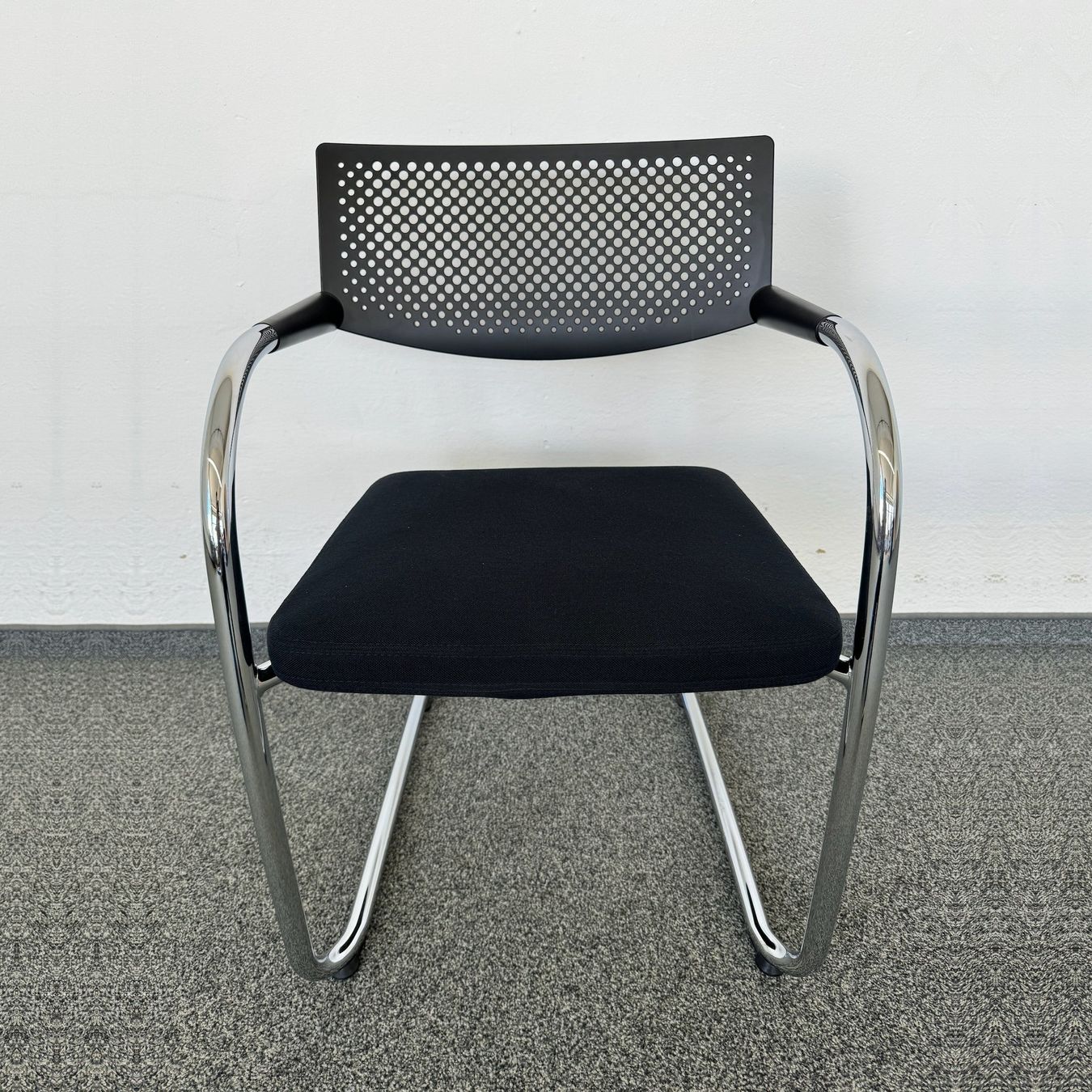 Vitra Sedie: Vitra Visavis 2 Freischwinger - stapelbar - Schwarz - mit – Usato da Schönenwerd venduto da mcofficeshop