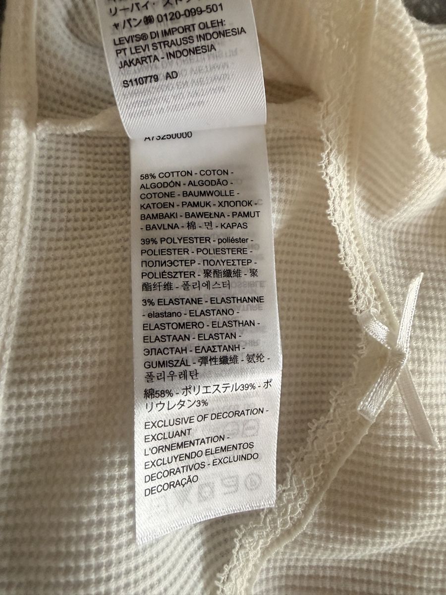 Levi's Tops: Neu Top LEVIS – Neuf avec emballage d'origine à Uttwil par ula_ls5l 4