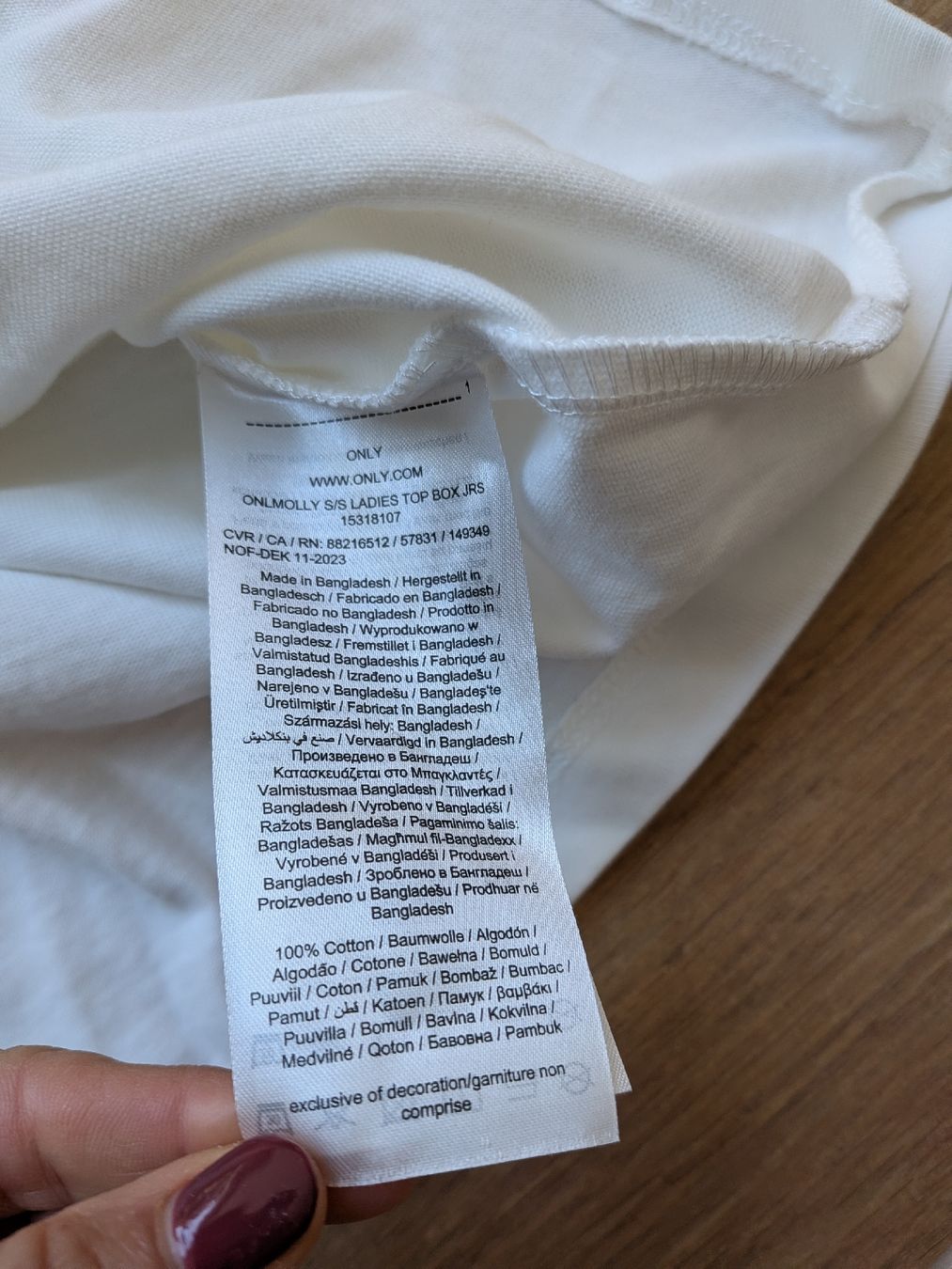 Only T-shirt: Neu: Only T-Shirt Grösse S – Nuovo (secondo la descrizione) da Eschenbach SG venduto da SanFranciscoCalifornia 2