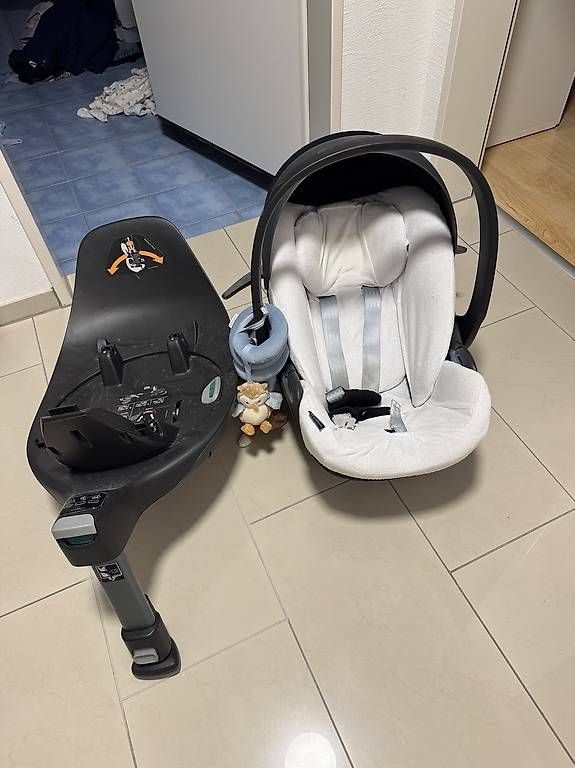Seggiolini per auto: Kindersitz – Usato da Domat/Ems venduto da nicomelli