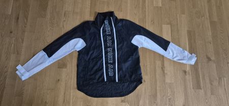 Nike Air Windjacke Gr. S NEU
