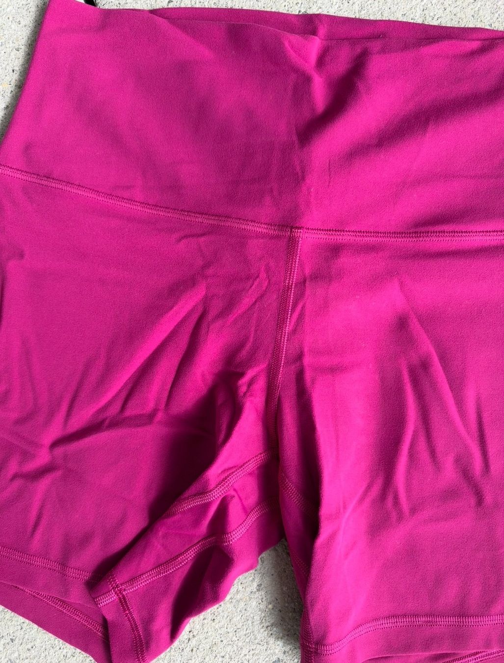 Lululemon Leggings: Short Lululemon – Gebraucht aus Nyon von noi_tf8q 1