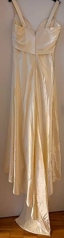 Robes: Vendo abito da cerimonia giallo – D'occasion à Jona par sen_vd8v 2