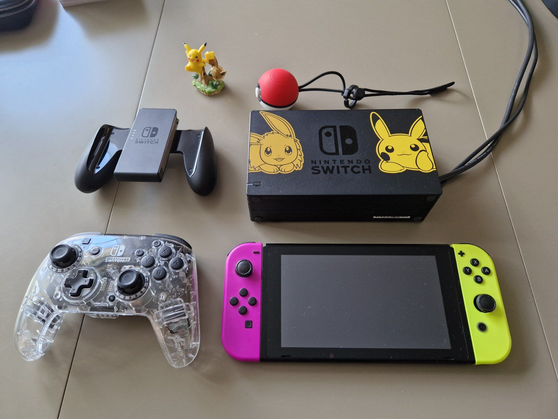 Nintendo Console: Nintendo Switch Pokemon Deluxe Edition – Usato da Langenthal venduto da Puli76 3