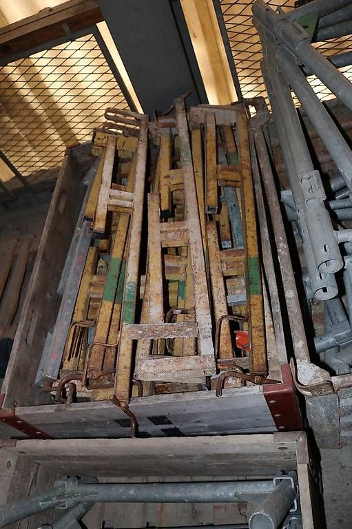 Griglie e Inferriate: Absperrungspfosten mit Kurbel pro Stuck – Usato da Unteriberg venduto da Konstibau
