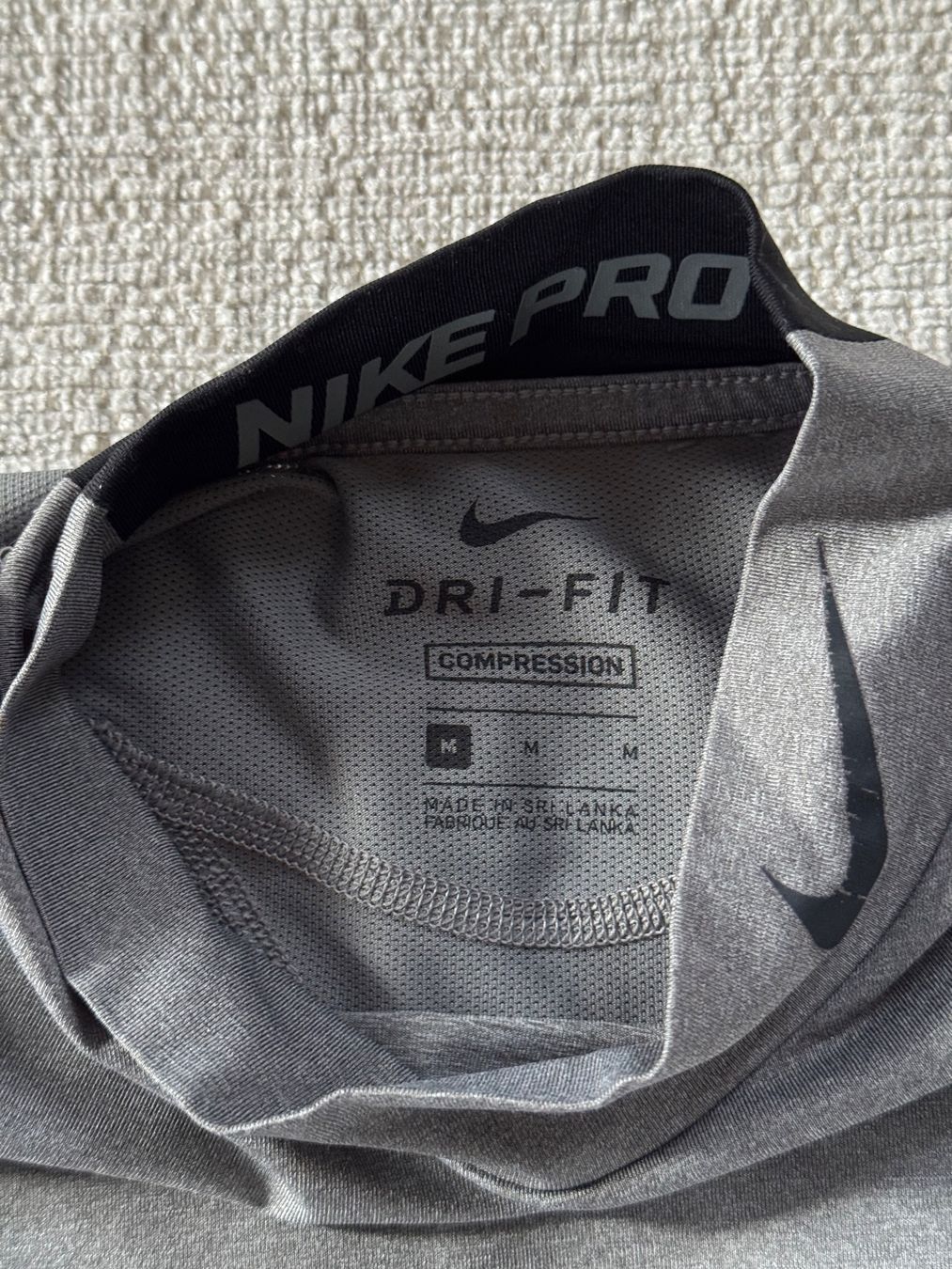 Nike T-shirt: Nike | Langarmshirt – Usato da Horgen venduto da onur_5 2