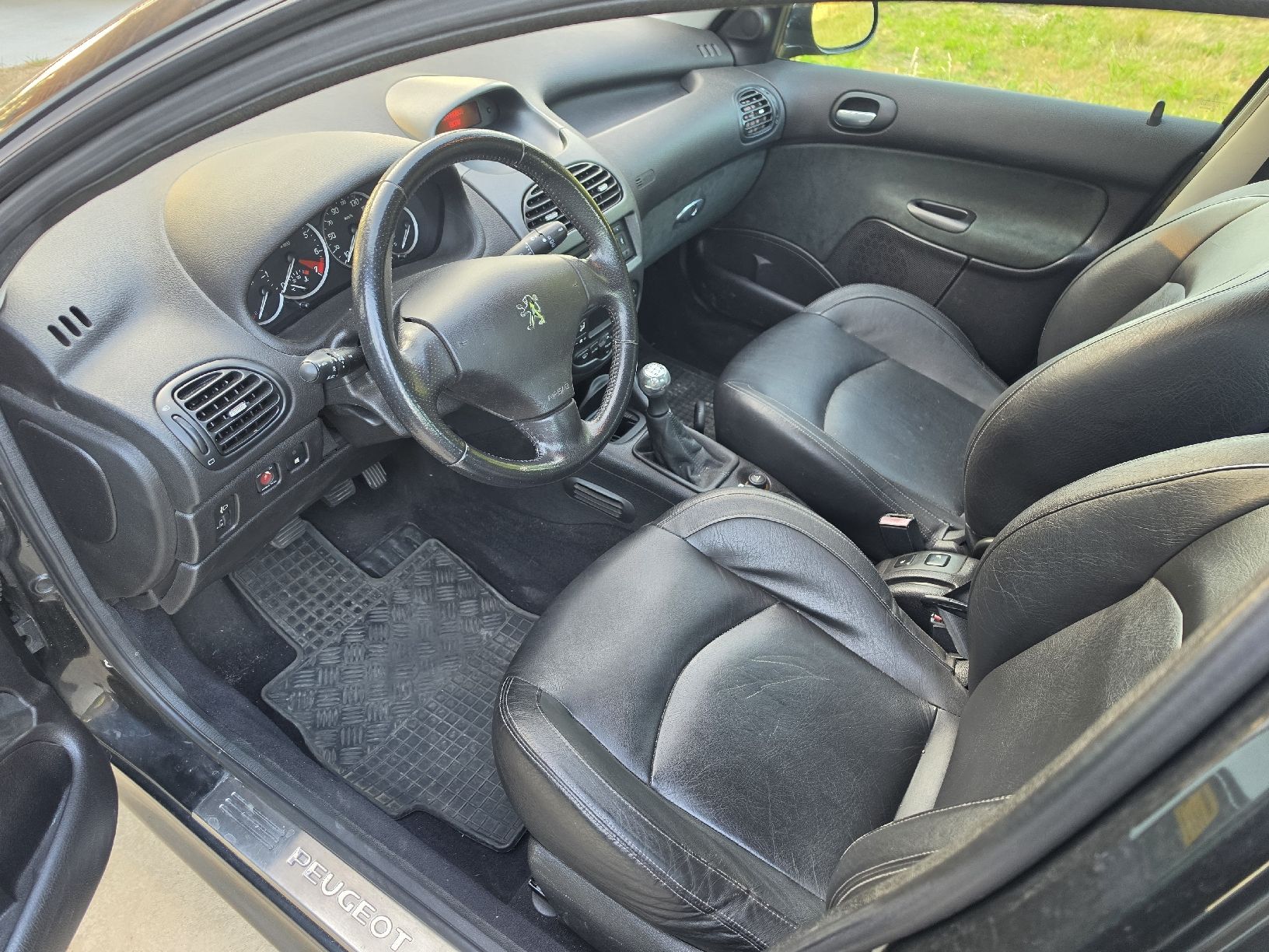 Peugeot Autos: Peugot 206 ab mfk neue hinterachse  – D'occasion à Dürrenroth par ben_h8rx 4