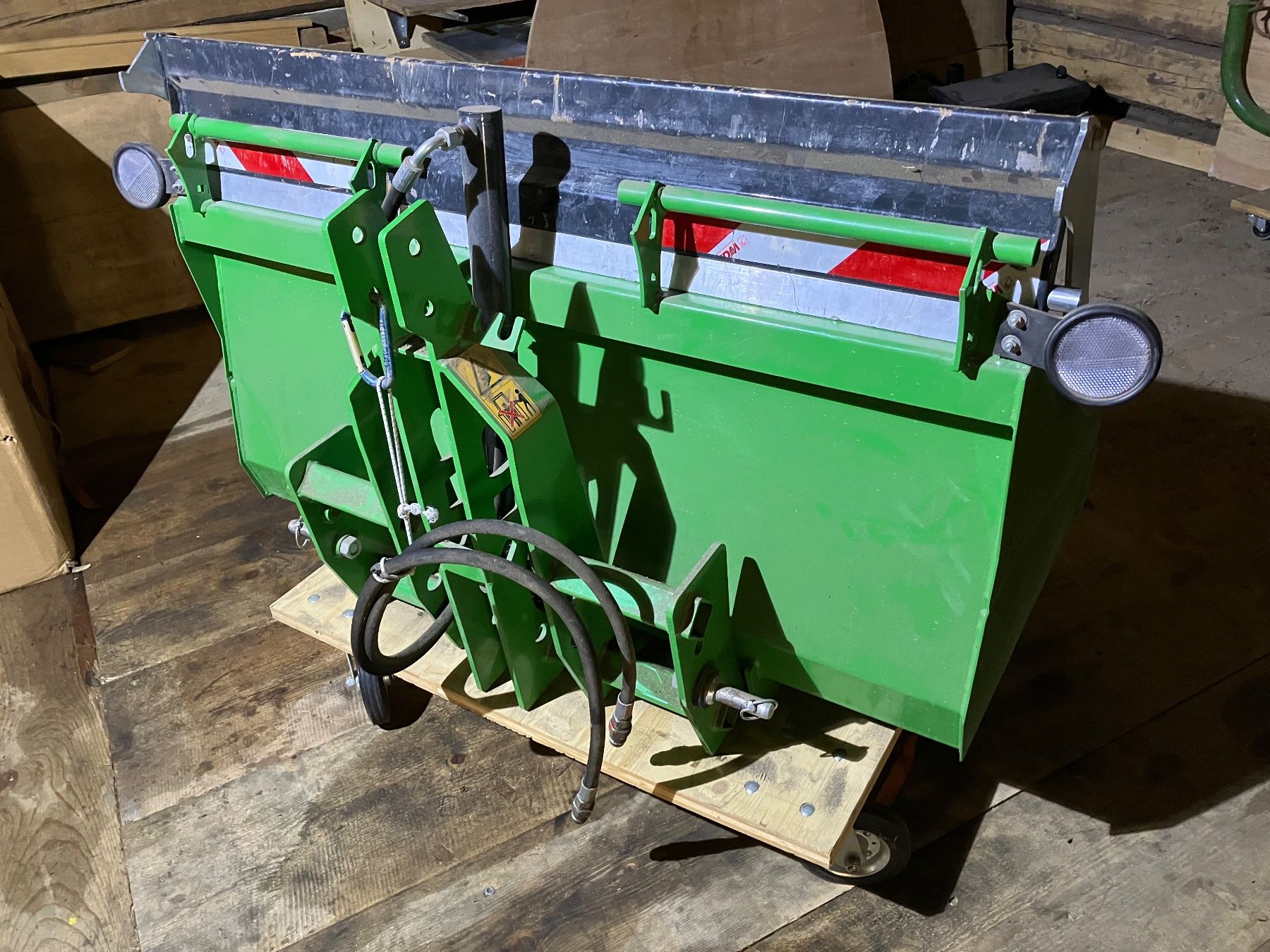 Tutte le macchine: Kippschaufel-Hydraulisch inklusive ein Oberlenker. – Usato da Gstaad venduto da hum_kc2n 1