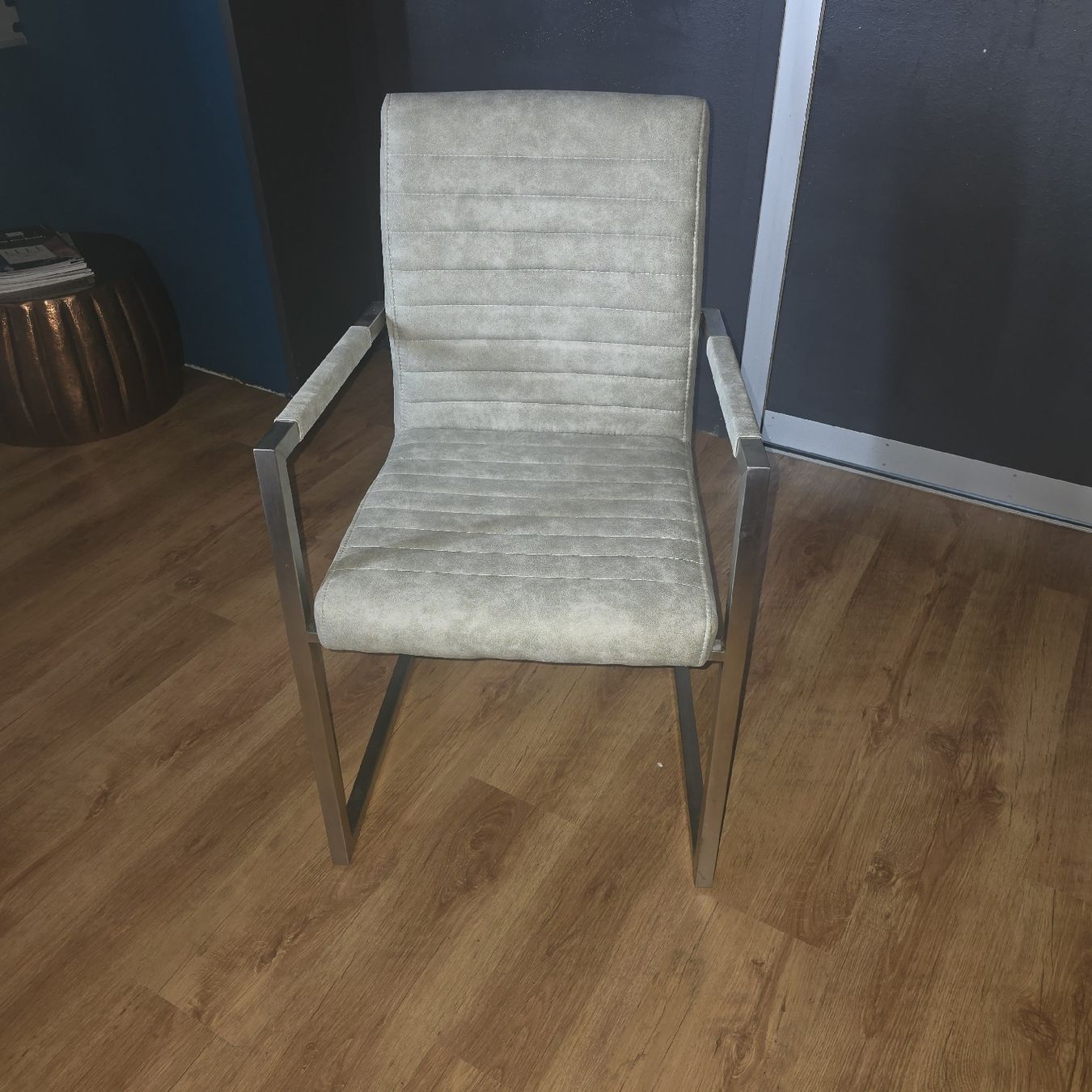 Chaises: Stühle – Neuf (Voir description) à Schwerzenbach par Mixi2018 1