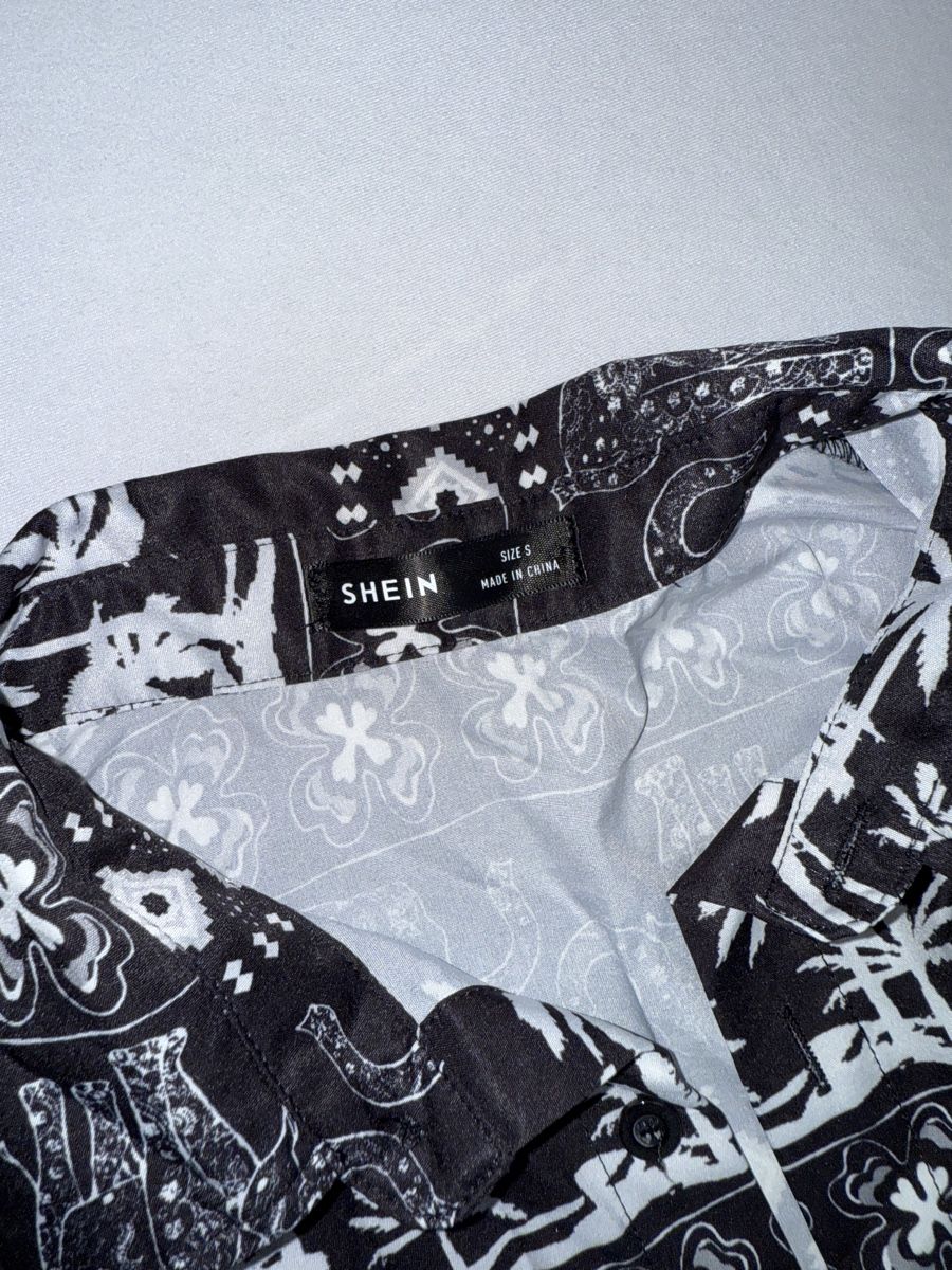 Shein Chemises: SHEIN HEMD MIT MUSTER GR. S – D'occasion à Winterthur par fij_f65r 2
