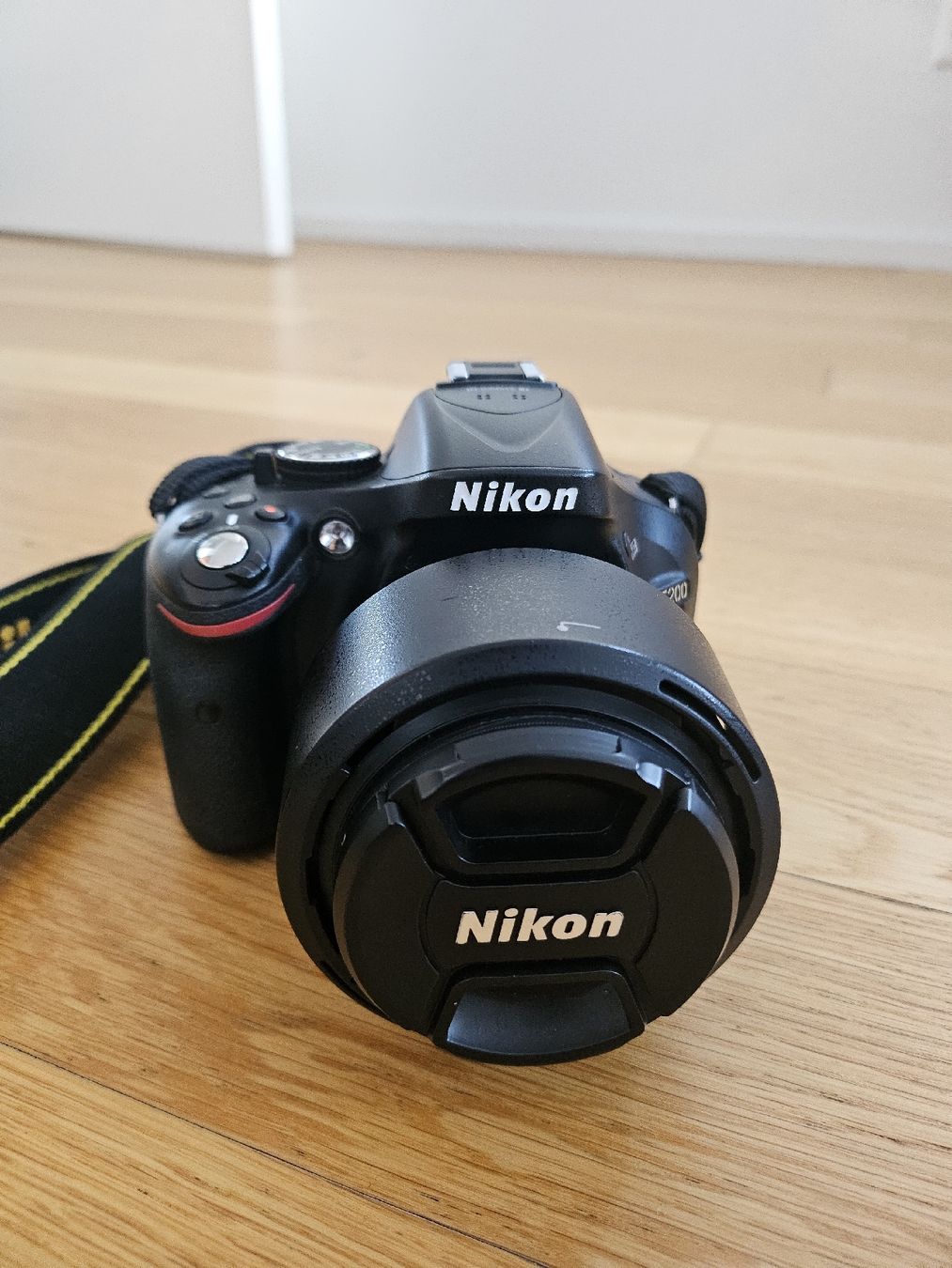 Nikon Kamera: Nikon D5200 mit 2 Objektiven, Stativ und mehr – Neu (gemäss Beschreibung) aus Männedorf von eli_y5vn 4