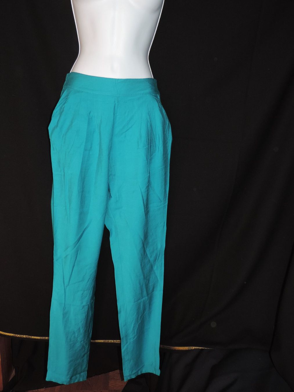 Pantaloni: pantalon léger et souple bleu turquoise – Nuovo (secondo la descrizione) da Genève venduto da Axelle333