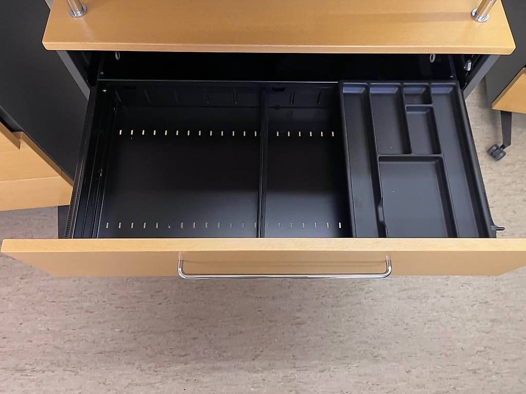 Banconi: Büromöbel Rollcontainer mit Ablage, 3 Schubladen, Occasion – Usato da Konolfingen venduto da wullehus 2