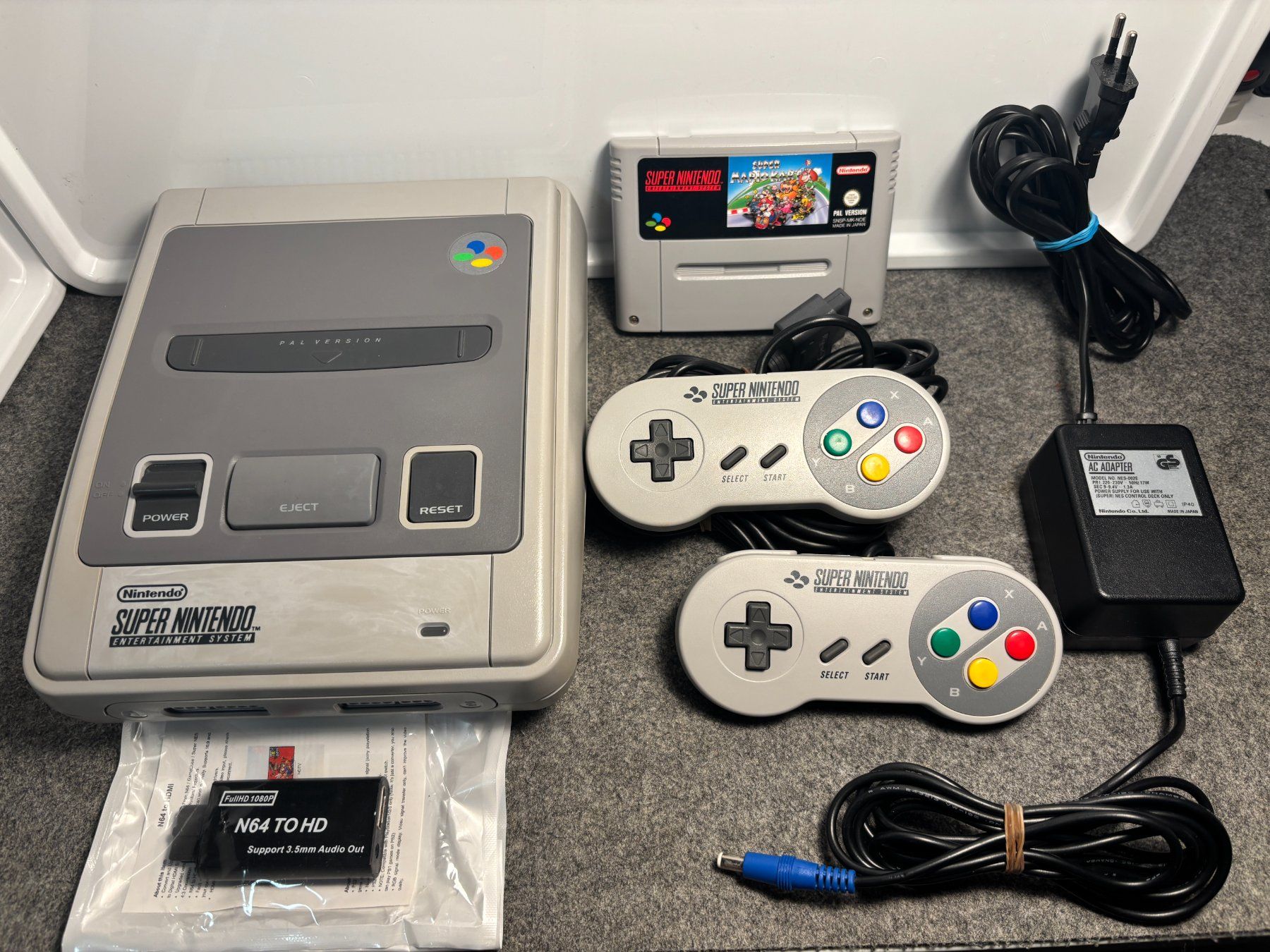 Nintendo Console: SNES Super Nintendo + Super Mario Kart + 2 Controller Set #2 – Usato da Mollis venduto da GamingCorner