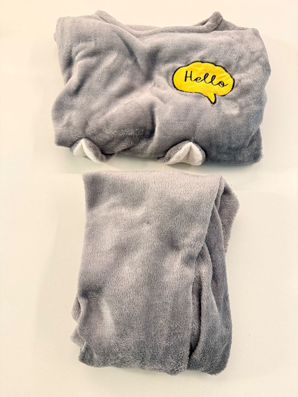 Maglioni & Felpe: Flauschiger Koala-Pullover und Hose , Grösse S-M – Usato da Wollerau venduto da falkenauge444 1