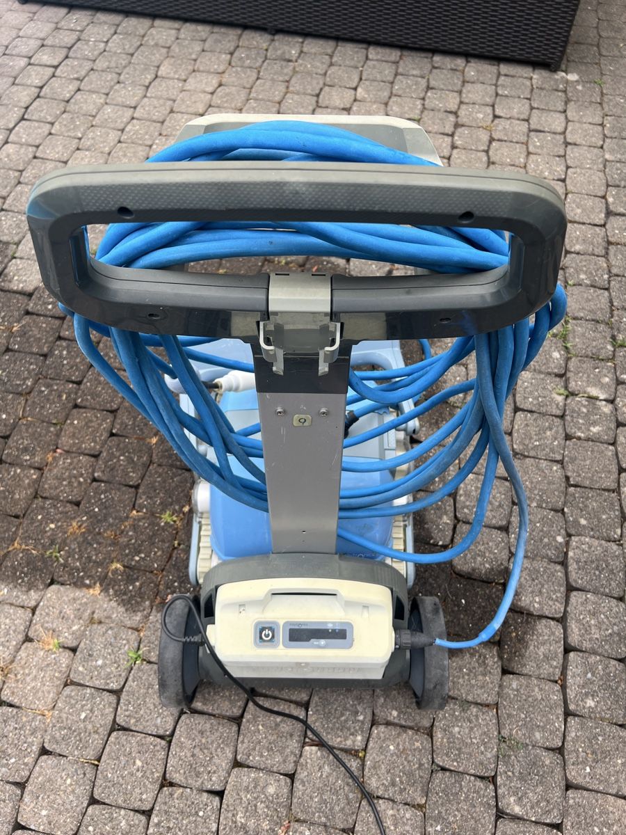 Dolphin Schwimmbad-Zubehör: Dolphin Supreme M5 Poolroboter – Gebraucht aus Aarau von and_8lr6 2
