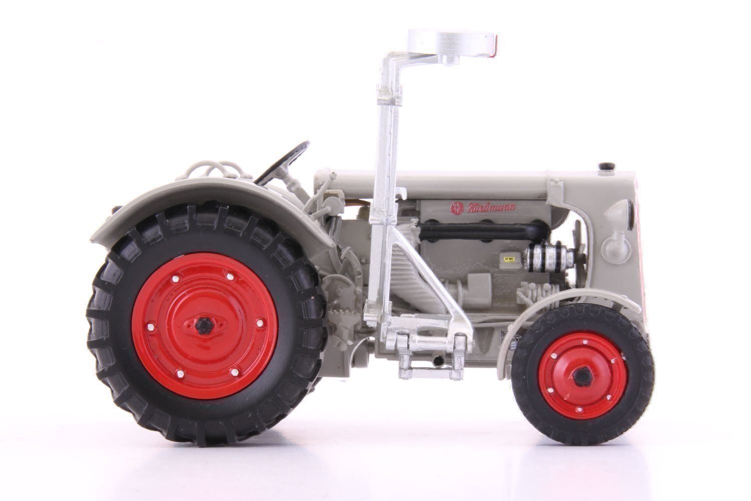 Hürlimann Modellini d'auto: HÜRLIMANN TRAKTOR D200 MIT EGGE 1:32 – Nuovo e nell'imballaggio originale da Suhr venduto da Moebelsiralfred 4
