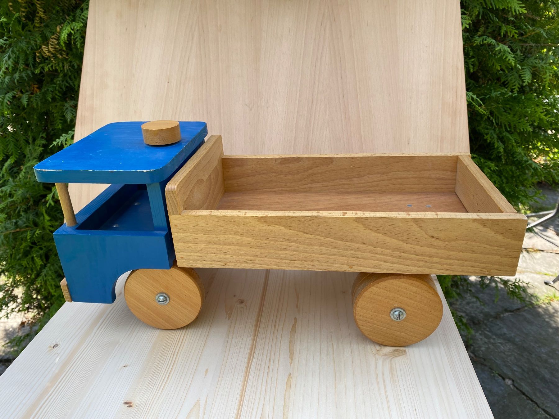 Giocattoli: schöner Holzlastwagen – Usato da Feldbach venduto da Olive1 1