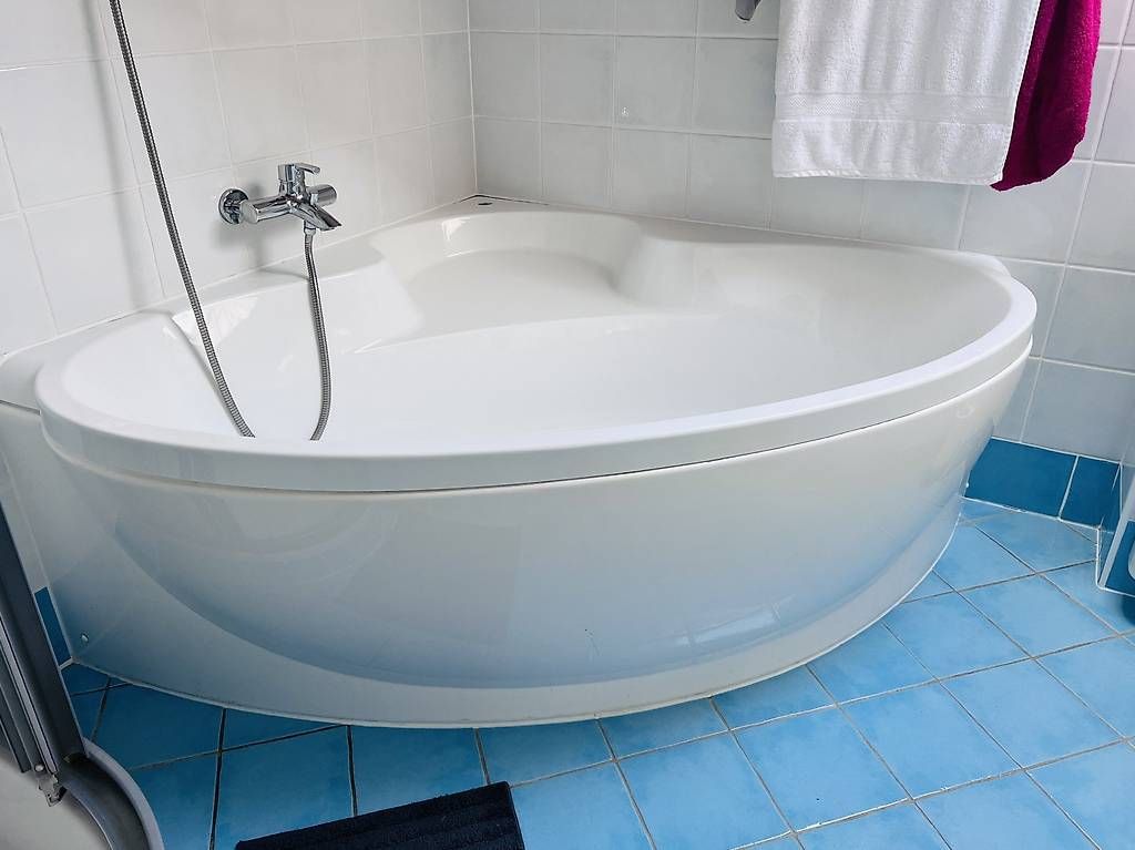 Badewannen: Baignoire d'angle – Gebraucht aus Echallens von fayetrahel 2