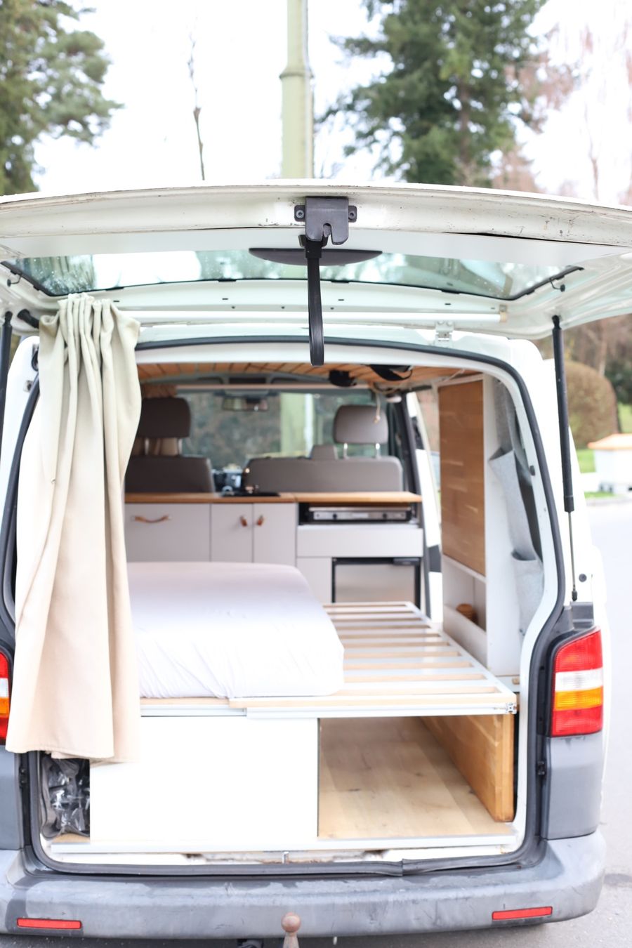 VW Veicoli da campeggio: VW T5 2.5 TDI Camper – Usato da Luzern venduto da jan_j96p 7
