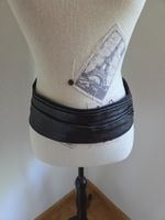 Attraktiver Gürtel, echtes Leder mit aktueller Drappierung