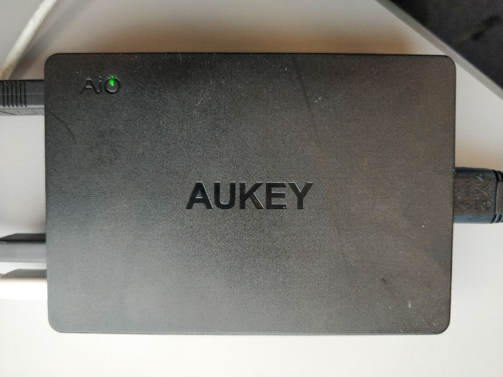 Aukey Caricabatterie: Aukey 6-Port USB Charging Station – Usato da Flawil venduto da rcnkr 4