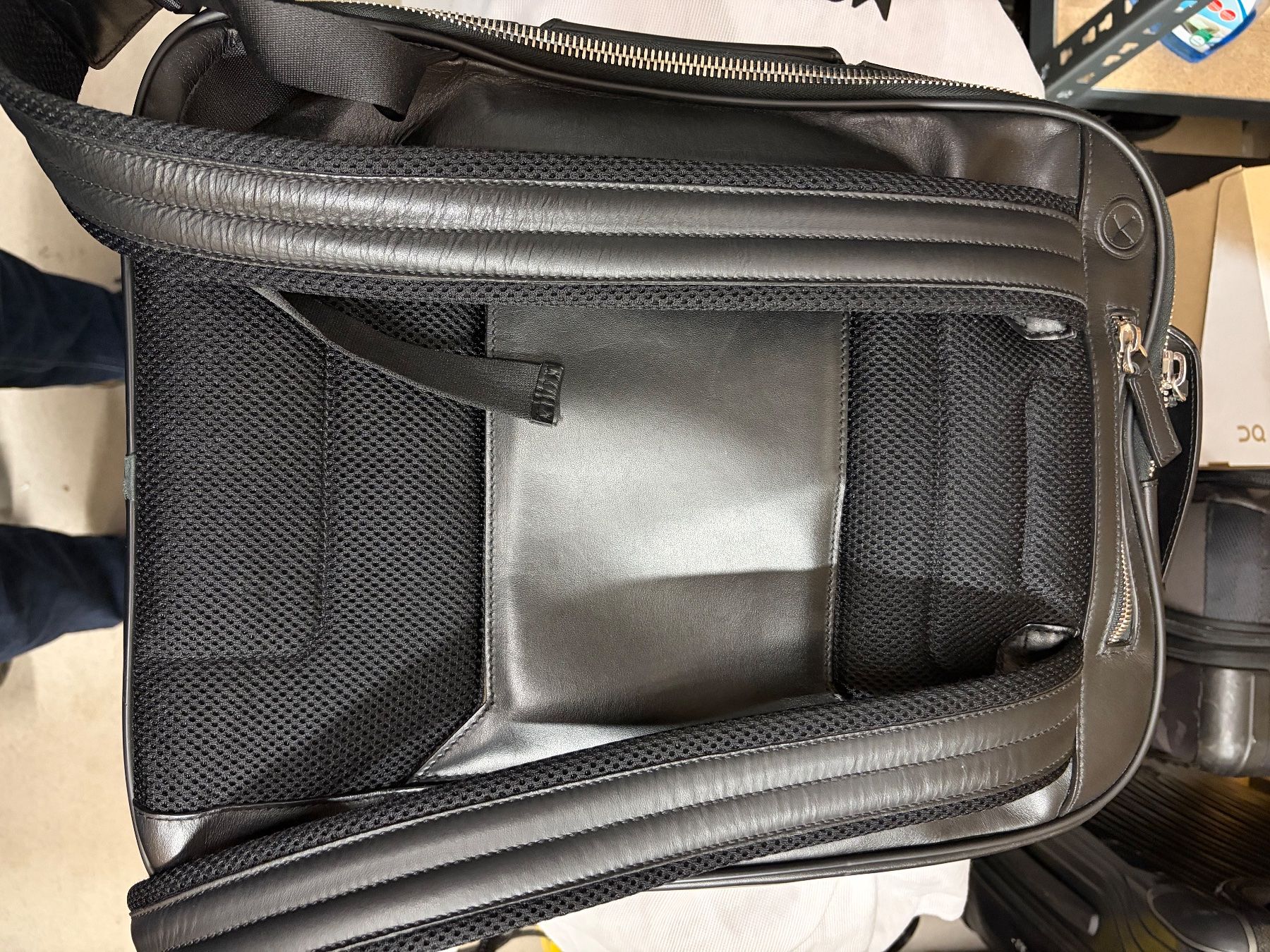 Montblanc Zaini: Montblanc Leather Backpack in good condition – Usato da Zürich venduto da jer_92rr 3