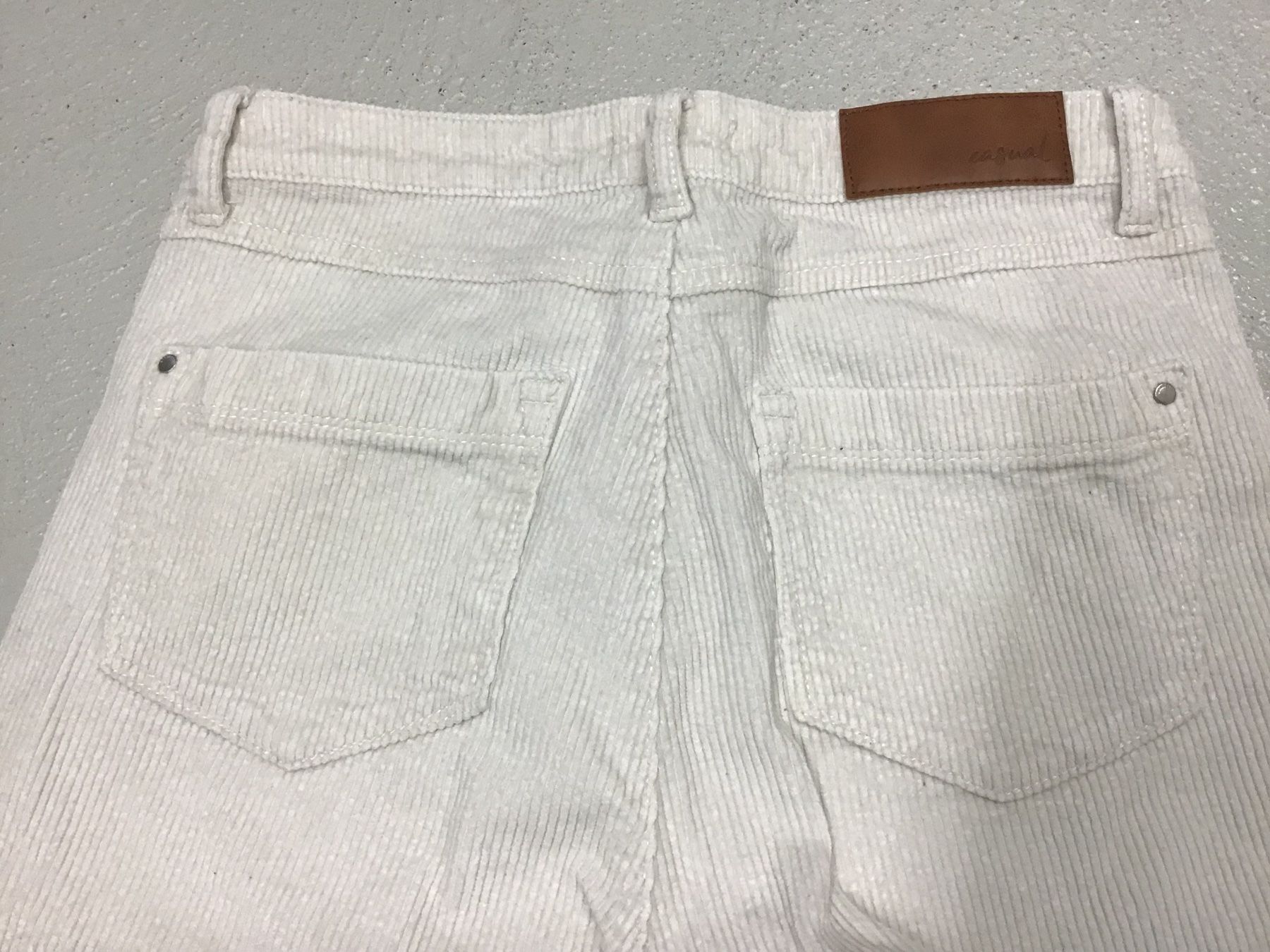 C&A Pantaloni: NEU! Hose Gr. 34 von C & A – Nuovo (secondo la descrizione) da Waltenschwil venduto da MeKo8 3