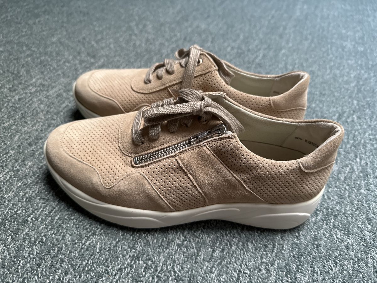 Damenschuhe: Halbschuhe Solidus Gr 39.5 – Neu und originalverpackt aus Baltschieder von YmroBe