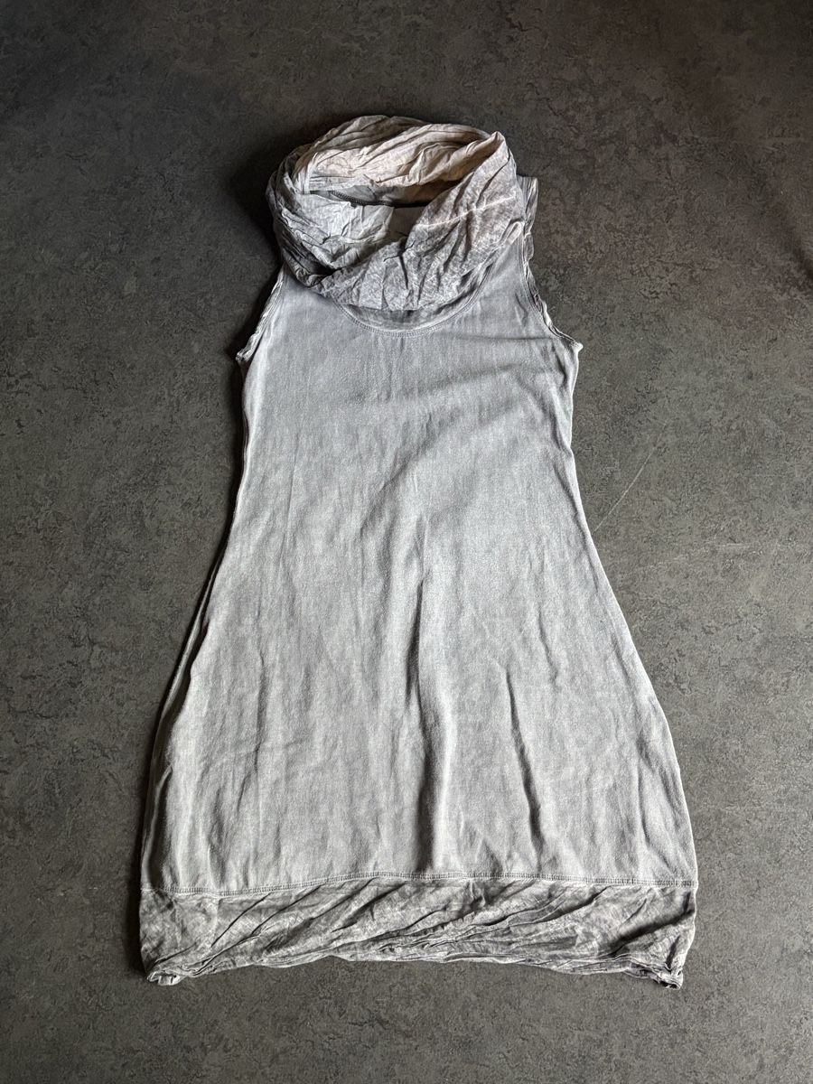 Nile Kleider: Nile Kleid grau Grösse M – Neu (gemäss Beschreibung) aus Zürich von megastored