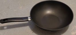 Wok Pfanne schwarz beschichtet gebraucht