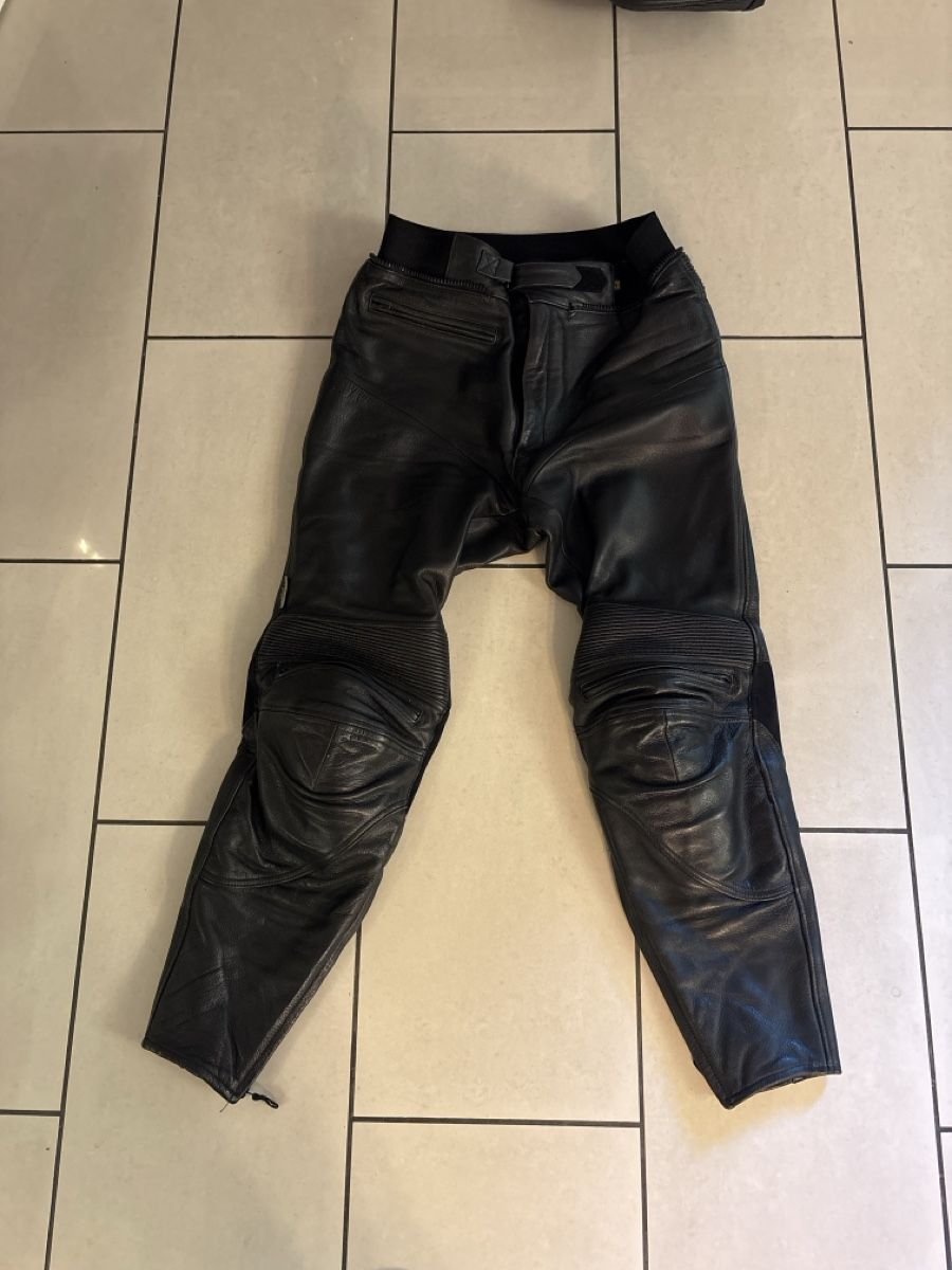 IXS Pantaloni: iXS Motorrad Lederhose Gr. 54 – Usato da Deitingen venduto da Himhip