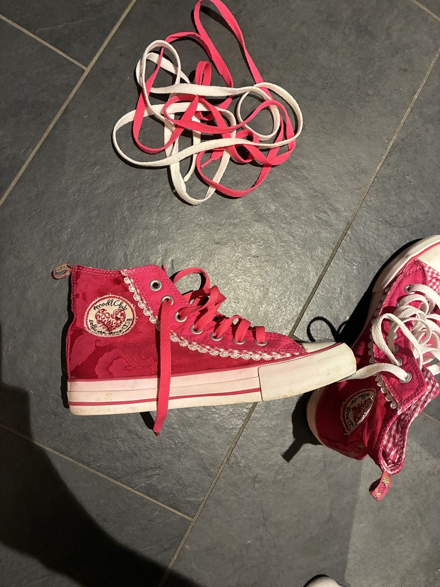 Krüger Scarpe da donna: Krüger Turnschuhe Grösse 36 – Usato da Paspels venduto da giu_vt7p 1