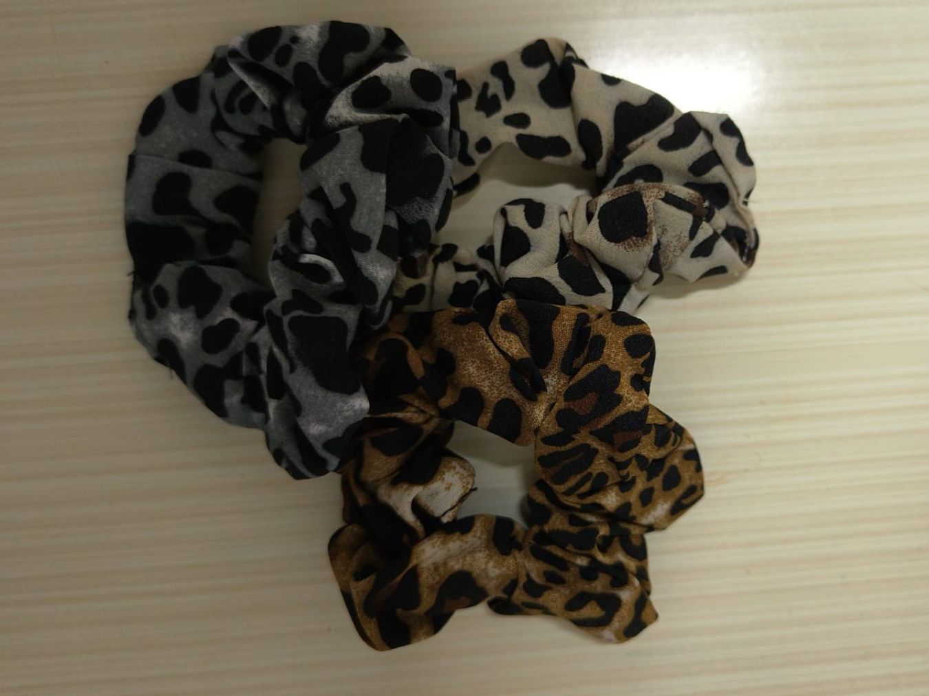 Accessoires pour cheveux: Haarbänder Scrunchie 3 Stück – Neuf (Voir description) à Grächen par Hel7890