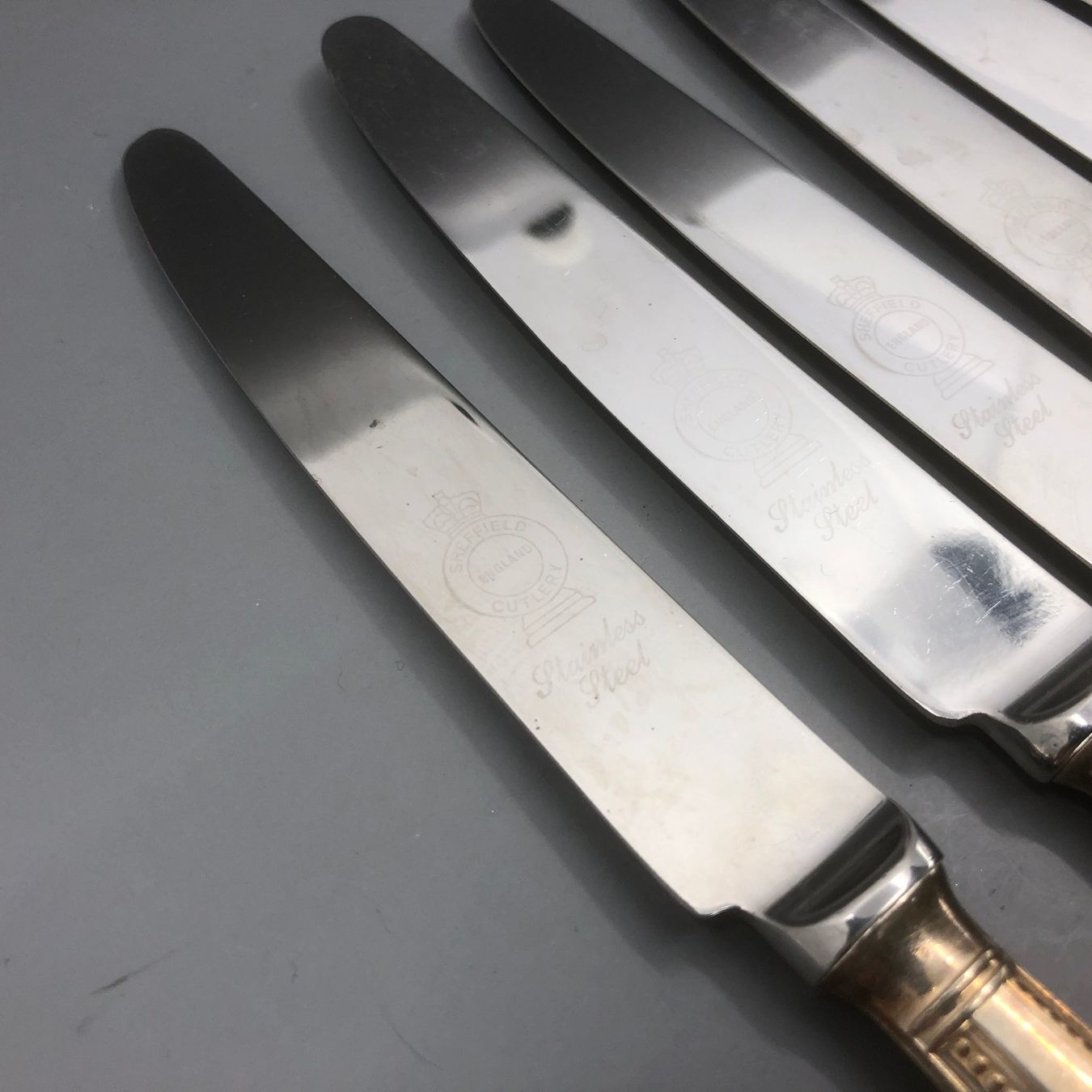 Besteck: 7 Vorspeisemesser versilbert Sheffield – Gebraucht aus Basel von Tiabeanie 4
