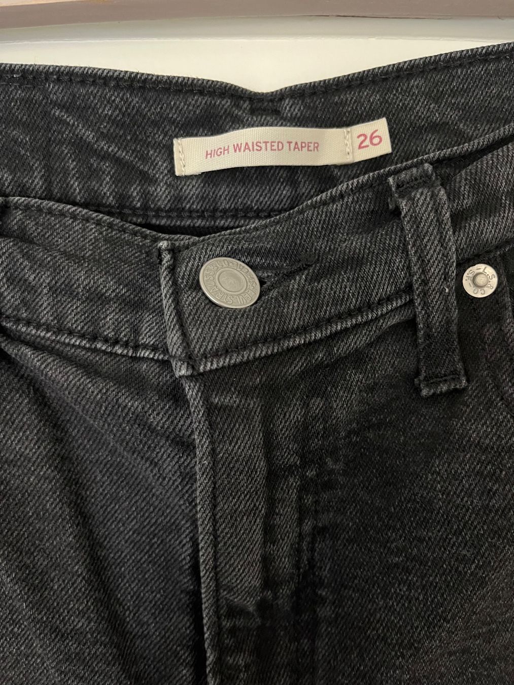 Levi's Jeans: Levis High Waisted Taper Jeans – Nuovo (secondo la descrizione) da Zürich venduto da ale_t 1