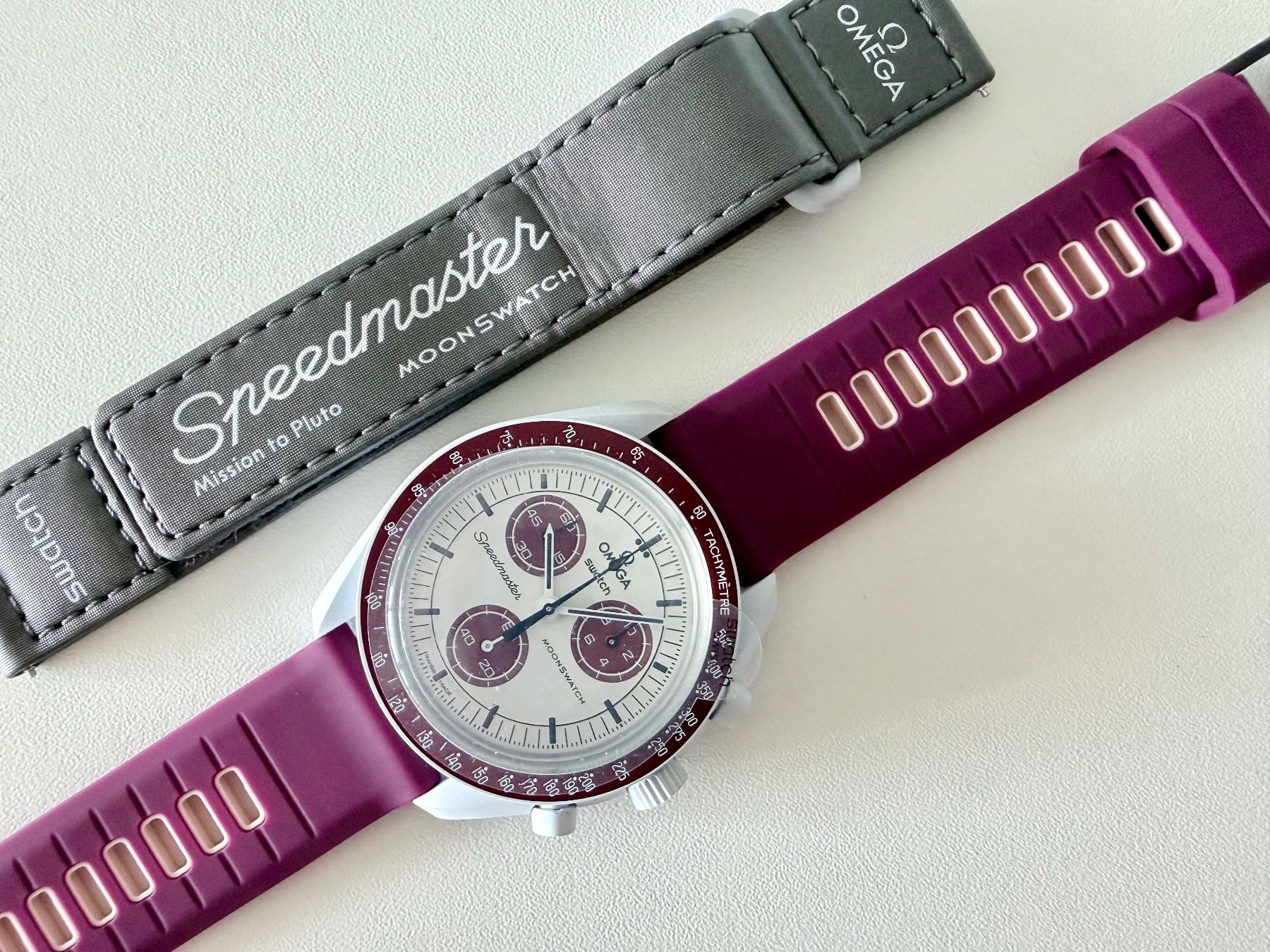 Swatch Orologi: OMEGA x SWATCH Mission to Pluto "Bordeaux", NO box & papers – Nuovo (secondo la descrizione) da Le Mont-sur-Lausanne venduto da LycaGallery