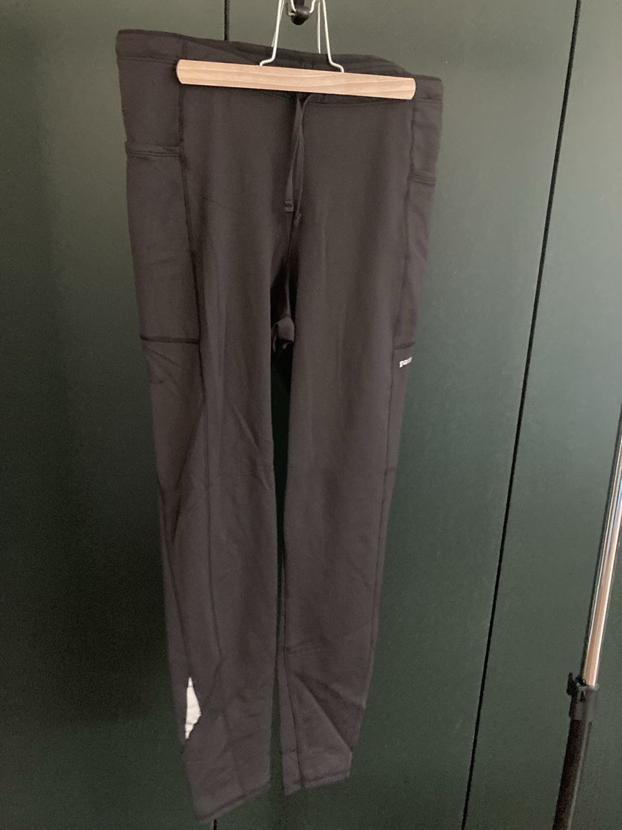 Patagonia Pantalons: Patagonia • Tights • Black • M – D'occasion à Monthey par la_hora_cero