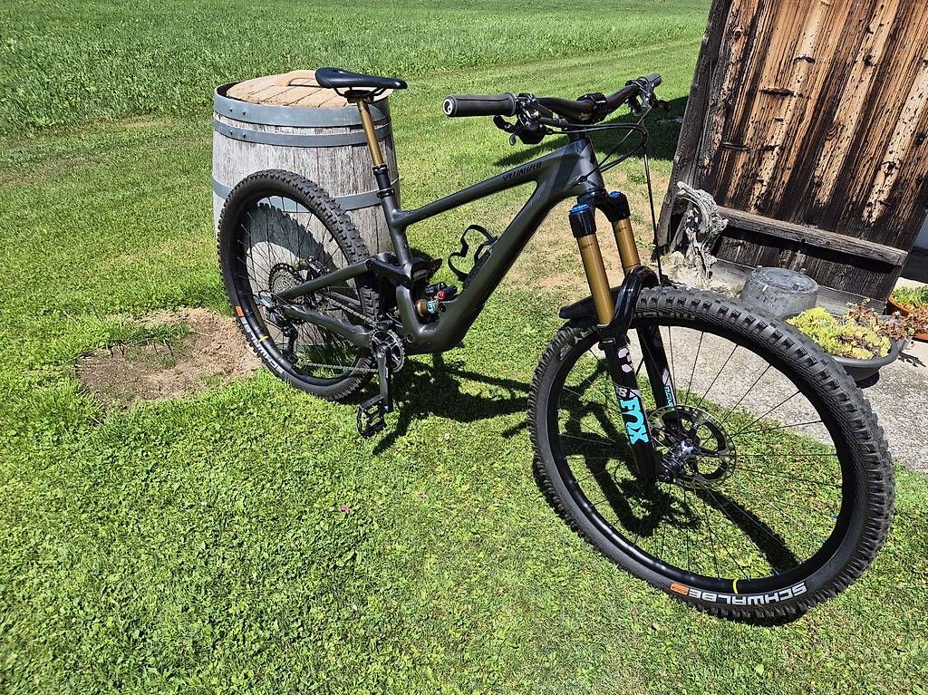 Specialized Velos: Specialized Enduro Custom, Top Bike – Gebraucht aus Gstaad von rha_2xfh