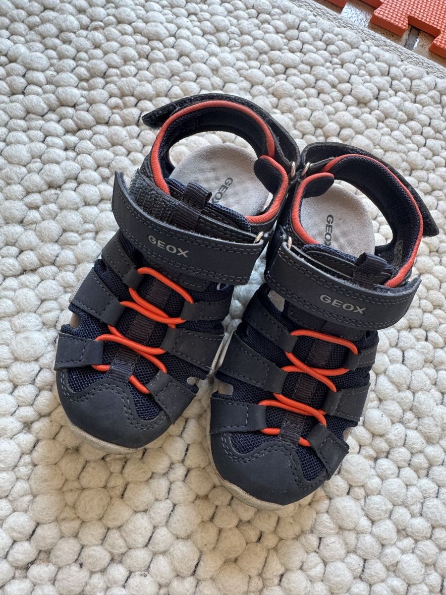 Geox Scarpe da uomo: Geox Kinderschuhe, Größe 26 – Usato da Orselina venduto da stefaniamenz