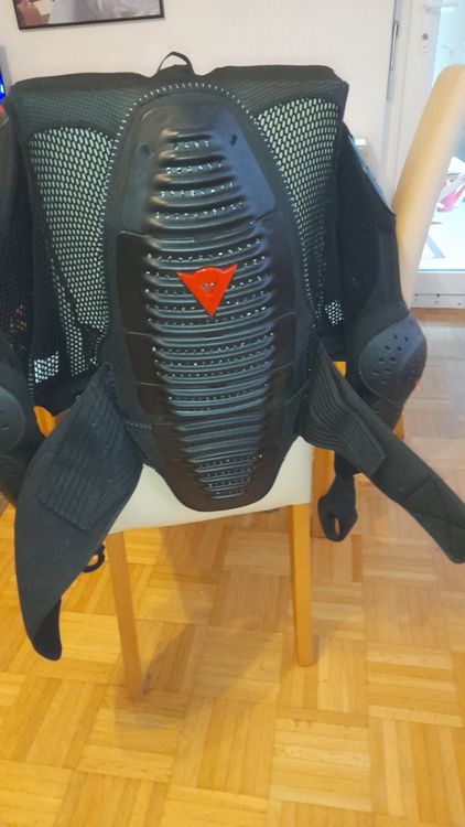 Protections: Rücken protektor – D'occasion à wolfenschiessen par leana01