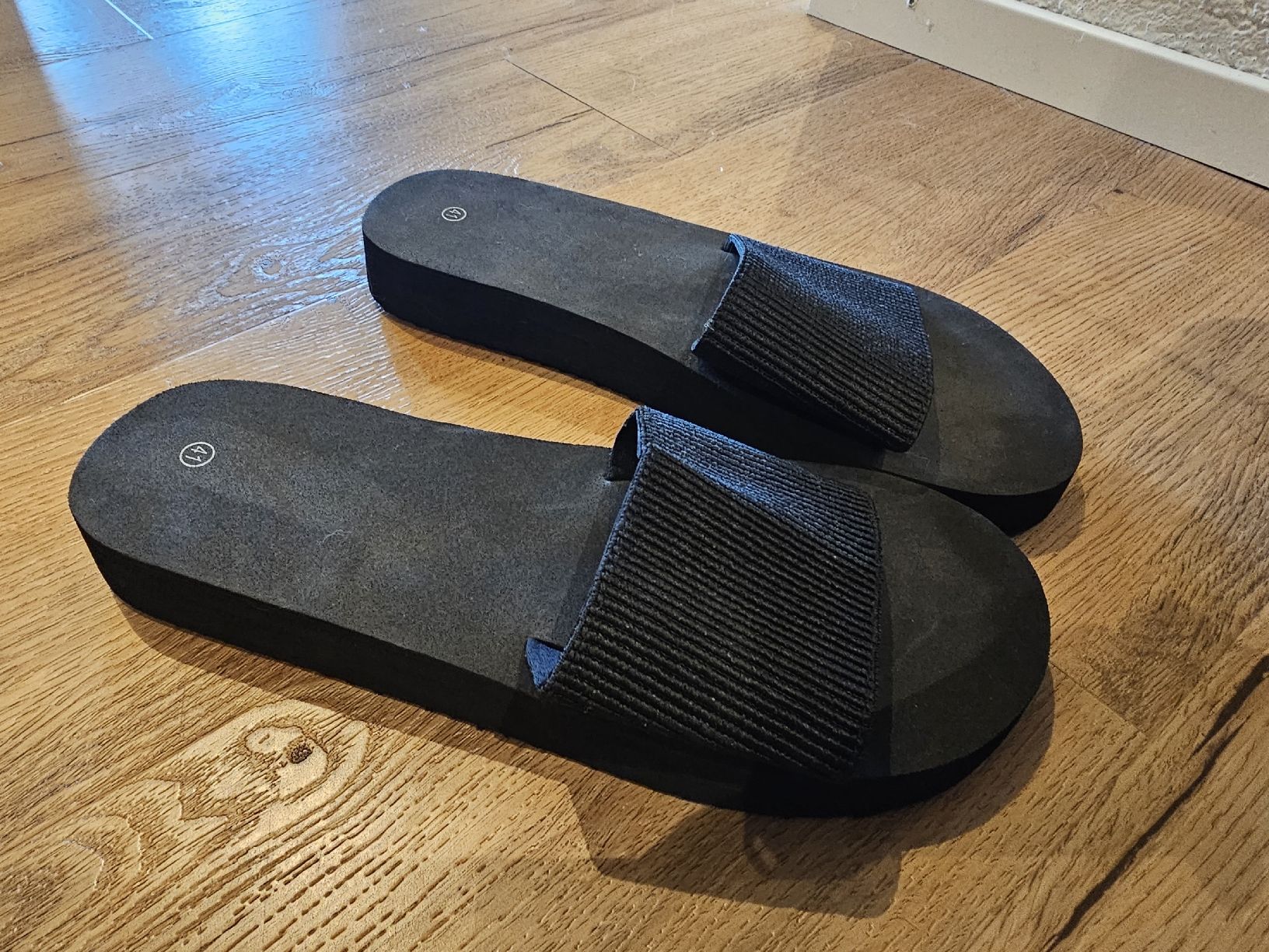 Chaussures femmes: Moosgummi Sandalen 41 – Neuf (Voir description) à Büttikon AG par PAM120319
