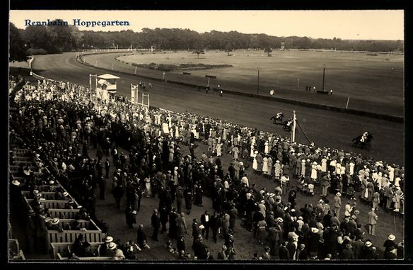 Cartes postales: Hoppegarten, Pferderennbahn aus der Voge – D'occasion à Berlin par bartko-reher
